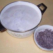 热腾腾的紫米浆的做法图解三