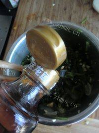 菠菜拌海蜇做法图解6)