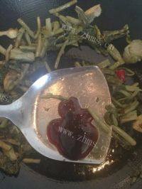 口感极佳的香辣酸菜肉片做法图解8)