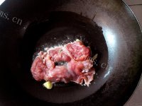 香气浓郁的荷兰豆炒肉做法图解3)