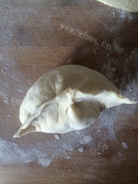 美味的发面圆白菜锅烙做法图解8)