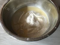 自制芒果班戟做法图解7)