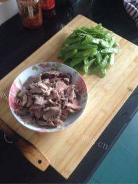 家常菜荷兰豆炒牛肉做法图解1)
