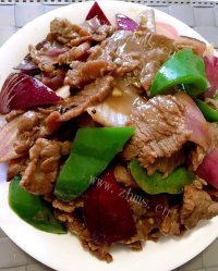 家庭版洋葱炒牛肉做法图解8)