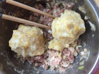 快手酸菜馅饼做法图解4)