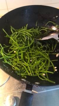 五味俱全的蒜蓉茼蒿做法图解13)