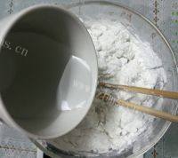 美味的紫薯汤圆做法图解3)