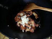 色味俱全的煎五花肉做法图解4)