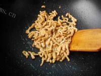 家常菜榨菜香菇炒肉丝做法图解6)