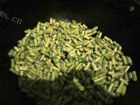 好吃的素炒豇豆做法图解4)