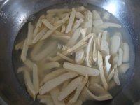 家常菜豆腐干炒青椒做法图解2)