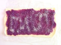 美味的紫薯蝴蝶酥做法图解7)