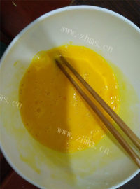 美味的虾皮蒸蛋做法图解2)