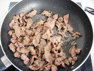 杏鲍菇炒牛肉做法图解6)