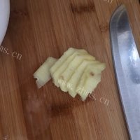 回味无穷的榴莲壳排骨汤做法图解4)