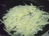 韭菜炒土豆丝做法图解7)