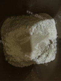自制鲜奶雪露面包做法图解1)