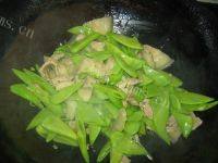 绿色食物扁豆炒肉做法图解9)