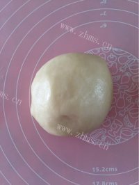 自制红豆酥做法图解4)