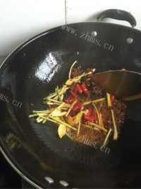 美味的干锅虾做法图解12)