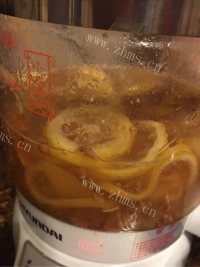 好吃的柠檬桂圆蜜做法图解6)
