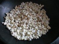 自制奶油爆米花做法图解7)