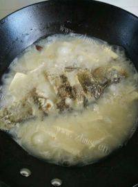 美味的豆腐鲫鱼汤