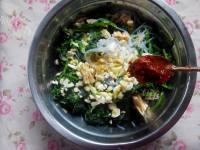 美味的凉拌菠菜粉丝做法图解5)