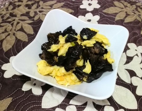 家常木耳炒鸡蛋