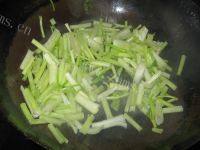 家常菜芹菜豆腐干做法图解5)