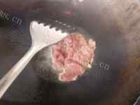 诱人的黄瓜炒肉做法图解4)