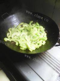 家常菜苦瓜炒鸡蛋做法图解5)