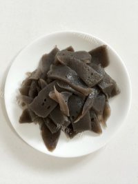 好吃的剁椒炒魔芋做法图解2)