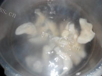 鲜美马蹄猪肉馅水饺做法图解5)