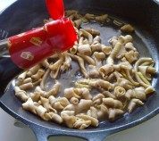美味的香滑爽脆的豉油皇鹅肠做法图解12)
