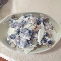 自制蓝莓炒酸奶做法图解4)