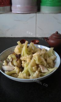 家常菜香菇炒花菜