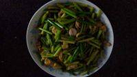 回味悠长的蒜苔炒鸡蛋