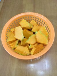 家常菜焖南瓜做法图解2)