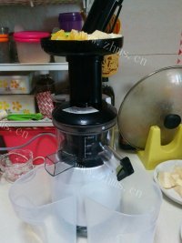 甜蜜的雪梨香橙蜂蜜汁做法图解4)