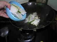 家常菜冬瓜菜脯汤做法图解4)