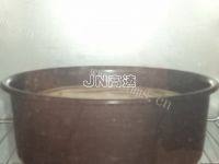 美味的斑马纹戚风蛋糕做法图解13)