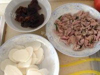 家常菜山药炒肉片做法图解1)
