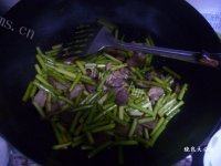 家常咸肉炒蒜薹