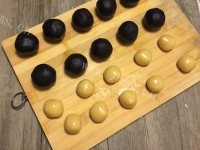 美味乌豆沙蛋黄广式月饼做法图解6)