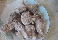 猪骨炖豆角做法图解3)