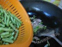 家常菜肉丝炒豇豆做法图解5)