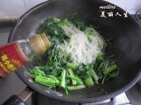简易的菠菜炒粉丝做法图解10)
