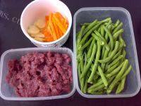 家常菜牛肉炒豆角做法图解1)