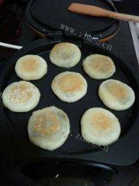 美味的芝麻香土豆饼做法图解13)